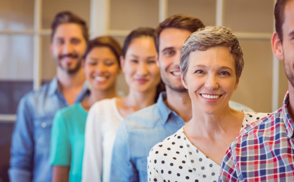 groupe de formateurs hommes et femmes
